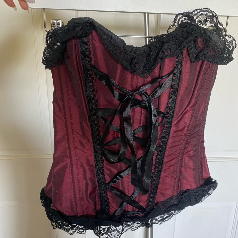 Elegant Burgundy Lace Corset